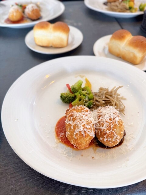 BRASSERIE monochrome photo