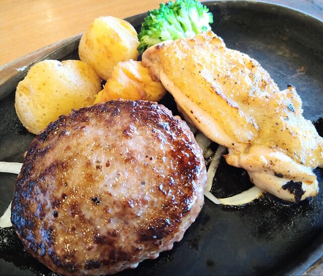 一どん　川越 小江戸ステーキ＆うどんビッグ 川越今泉店 - 本格手打ちうどんと