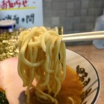 ラーメン 野良裏家 - 麺リフト