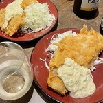 チュウノジョウ ハナレ - 生アジフライ（奥はコース用で半分くらいの大きさが3枚）