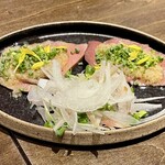 チュウノジョウ ハナレ - 牛タンと牛ハツの肉刺し