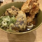 山長弥栄 - 鶏天うどんのアップです