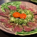 炉端とおでん おじょうさん 北浜店 - 藁焼き 和牛イチボたたき