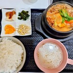 そうる肉食堂 承 - 牛すじ煮込み定食
