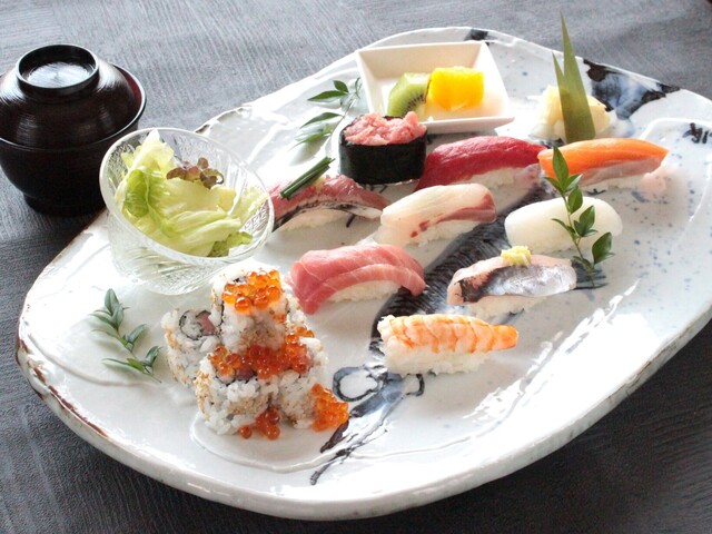 Sushi Taka Shimotakaido Asahi Zushi Sohonten photo 3