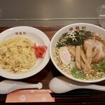 鶏龍軒 - 中華そば 半チャーハンセット