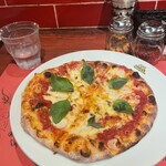 イル・キャンティ - ローマピッツァ　1500円。人生最高にうまいピザだった。