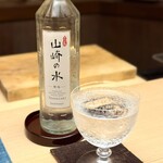 徳ㇵ本也 - ・山崎の水 -発泡- 880円/税込