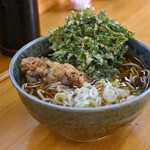 石かわ - かけそば＠税込350円＋春菊天＠税込100円＋ゲソ天@税込150円