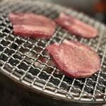 炭火焼肉ホルモンさわいし - 