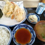 いもや - 料理写真:天ぷら定食に帆立追加　1600円