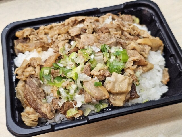 いろとん（IROTON） - 弘前（もつ焼き）の写真