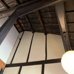 楽時屋 - 高い天井。