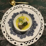 SALONE 2007 - 平目､真蛸､蛤を柔らかく蒸して､蛤の出汁にオレンジオイルを掛けています。