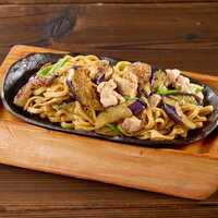 地鶏と式部茄子の柚子胡椒焼きそば