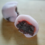 御菓子司 東海 - "羽二重餈（はぶたへもちひ）"、斷面（きりくち）