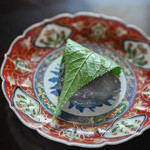 御菓子司 東海 - "葛櫻（くづざくら）"