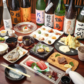 一押しのコースは、旬彩や鮮魚を贅沢に使った『旬の会食八品』