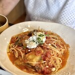 afuhi uji - リコッタチーズののったベーコンと夏野菜のラタトゥーユスパゲティー