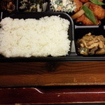 ポポット - 本日のメインは豚肉と大根の甘酢あえ！副菜はほうれん草白和え、じゃこと白菜、ワカメの酢の物。揚げナスと鶏肉の煮物。ほんのりカレー風味！そして自家製Ｑちゃん。Ｑ( ^^)Ｑ今日もサイコー☆(ノ^^)ノ