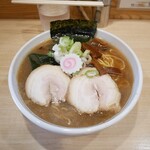 自家製麺 麺や 六等星 - さらにホッキ貝ヒモ10㌔継ぎ足した中華そば1,200円