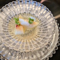 横浜うかい亭 - トマトから桃へ変更してもらいましたが、ジュレにトマトが入っていて食べれなかった