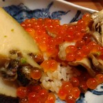 すし処 みや古分店 - アワビと舞茸のイクラ乗せ