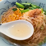 広尾はしづめ - 蒸し鶏と千寿葱の温麺