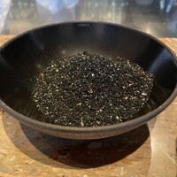 タパス モラキュラーバー - 炭の中から