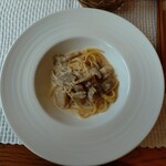 カーサ ディ ブゥ - キノコと菰錦豚のクリームパスタ