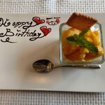 カーサ ディ ブゥ - デザート（誕生日プレート）　アップルマンゴーパフェミニ