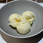 NARITA BOLD KITCHEN - バニラアイス　他に紅茶アイスも