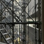 楽観 - 修繕中のマンション