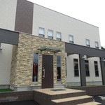 ラ ターブル ダキ - フランス国旗や看板がないので一般住宅のようで見過ごしそう