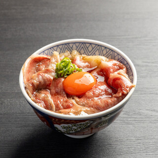 まずはこれ！国産和牛サーロインすき焼きうどん」がイチオシ◎