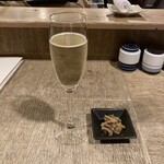 餃子とワイン 果皮と餡 - 