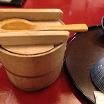 やげんぼり - おひつでご飯が出てきます