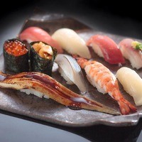 【寿司御膳（上）】お寿司8貫に天ぷらは5種盛り！茶碗蒸しや先付、甘味までご堪能