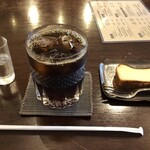 リザルブ珈琲店 - アイス・コーヒー(冷)とチーズケーキ