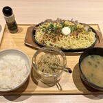 やよい軒 - 料理写真: