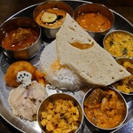 三日月バル - ３種のカレーとライス