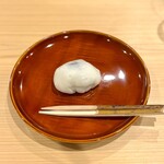 銀座 きた川 - ◾️屑豆腐饅頭：パイナップルとミルキーな味わいがピッタリ