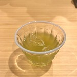 銀座 きた川 - 柳桜園（りゅうおうえん）の玉露茶の水出し：濃厚なな旨みと同時にスッキリした喉越し。品質の高さに驚かされる。