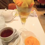 フォーシーズンズカフェ - マンゴーパンナコッタ　キャラメルカスタード　らいでんメロンマスクメロンパフェ