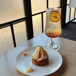 紅茶と菓子 木の根 - 