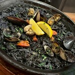 IBIZARTE - イカスミのパエリャ
