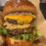 BOMBER BURGER - 