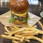 BOMBER BURGER - 
