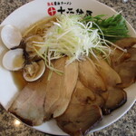 十二分屋 - 料理写真:貝出汁コハクラーメン＋豚バラチャーシュートッピング