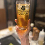 月島もんじゃ こぼれや - ほうじ茶／香り良く美味しいです。宇治抹茶あんこ巻に合います！